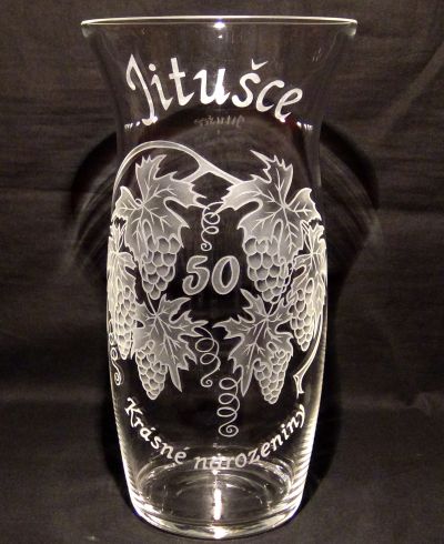 photo: Dárek Jitušce - váza s hrozny vína