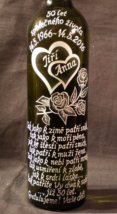 photo: Dárek - lahev dobrého vína s motivem