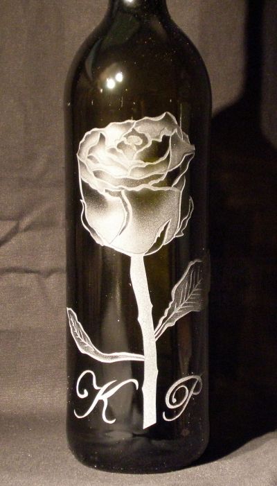 photo: Krásná růže s monogramy