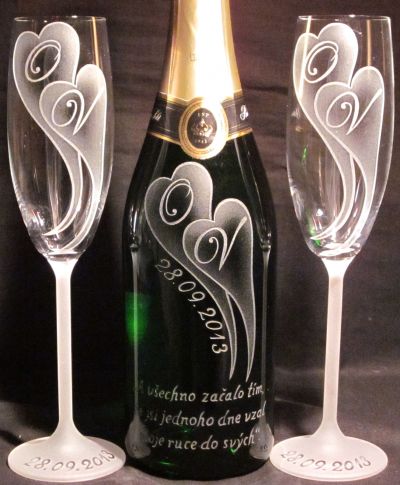photo: Šampaňské 0,7 a sklenice Forum 